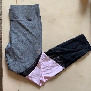 Victoria’s Secret PINK capri leggings